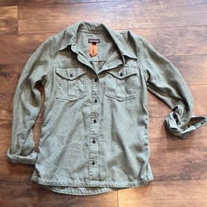 Patagonia Women’s Farrier Button Up Shirt - Size Small